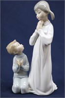 LLADRO Girl Teaching Brother to Pray Figurine