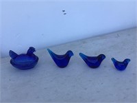 COBALT BLUE GLASS HEN ON NEST & 3 GRADUATING BIRDS