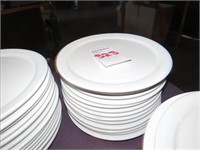 LOT, (14) 10" ROUND WHITE DINNER PLATES