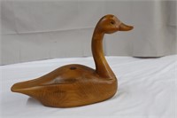 Carved goose, small crack on back, see picture,