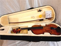 1/2 Size Violin, case and accessories;