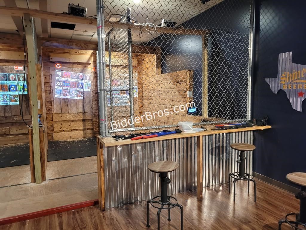 ATTRACTION: Axe Throwing 4 Lanes