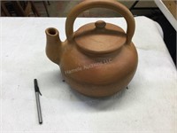 Pottery kettle