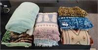 7 Throw blankets in excellent condition