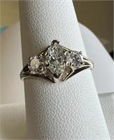 VERY NICE 14K GOLD RING 1.04 CT DIAMOND