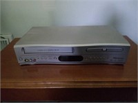 VCR, DVD Player. Memorex.