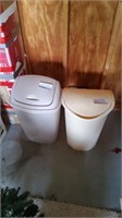 2 Plastic Garbage Cans