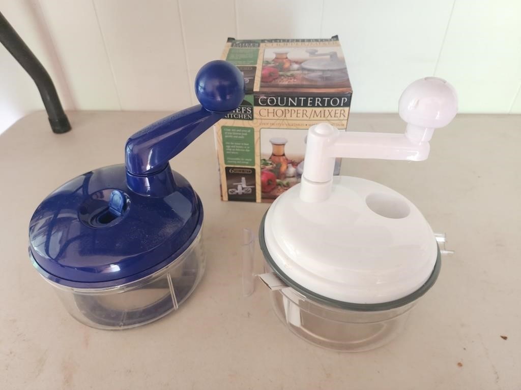 Blue tupperware food chopper and white chefs