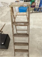 Werner -Wooden Step Ladder