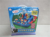 PUN POLICE CAR ACTIVITY TOY