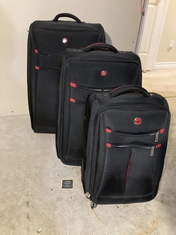 Swiss Gear Luggage Set of 3 Suitcases