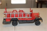 Cast Iron Fire Truck 10.5L