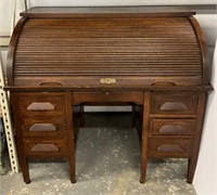 Joseph Shoemaker Co. Vintage oak rolltop desk