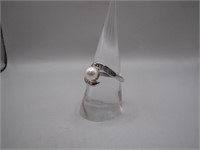 Beautiful Size 9 Sterling Silver Pearl Ring
