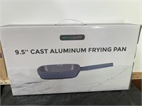 Servappetit 9.5" Aluminum Frying Pan