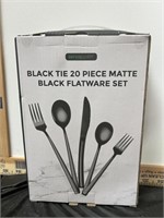 Servappetit Black Flatware Set