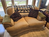 Love seat 74" w