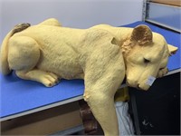 Large Plastic Resin Lion ( small damage on