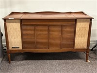 Vintage GE Stereo Cabinet, Powers On