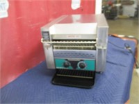 MiddleBy Marshall Conveyer Toaster Working