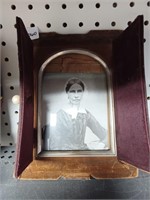 Vtg. Victorian Style Picture Frame and Black &