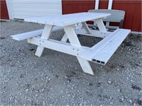 Picnic table