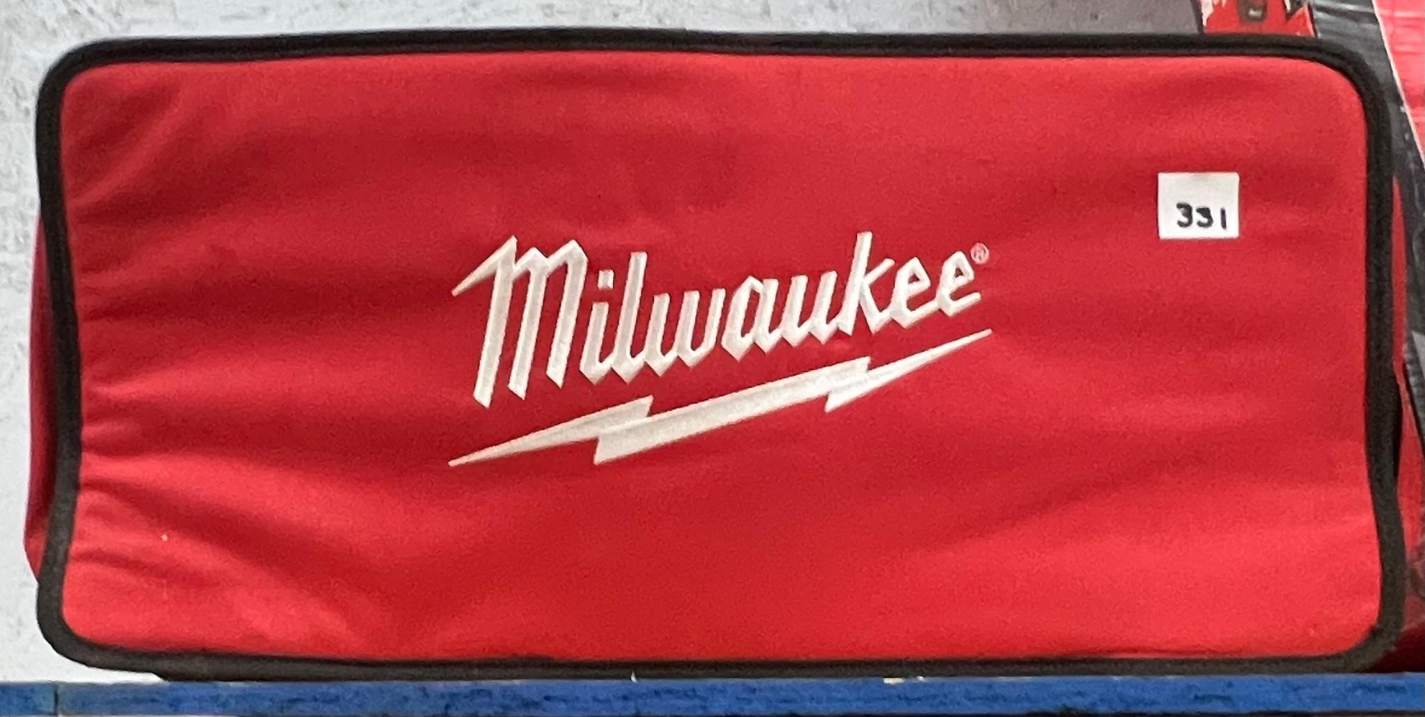 Milwaukee M18 Cordless Grease Gun