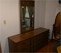 510: Dresser with mirror 6 drawers 30inX18inX68in