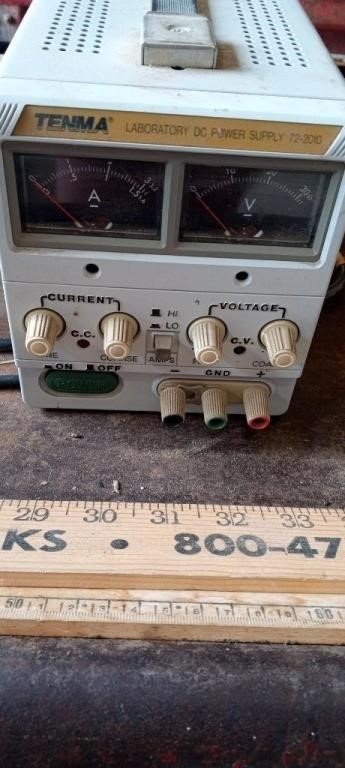Tenma Laboratory DC power supply with handle