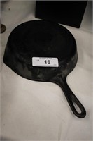 WAGNER WARE SYDNEY O CAST IRON SKILLET