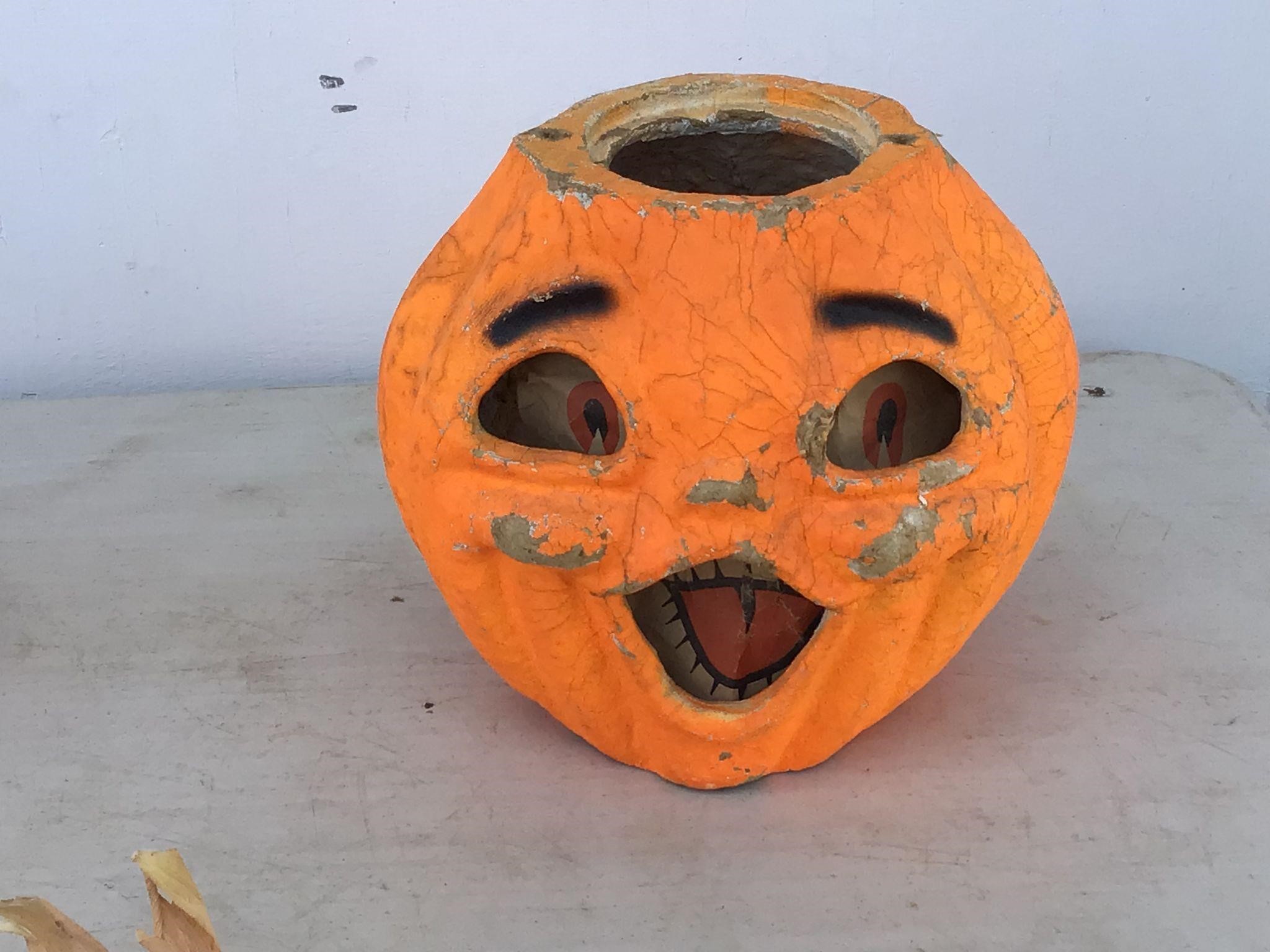 VINTAGE HALLOWEEN PAPER MACHE PUMPKIN W/ INSERT