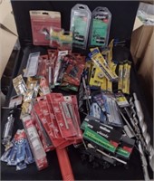 100pcs Tools, incluing Drill bits, Drill Chucks,