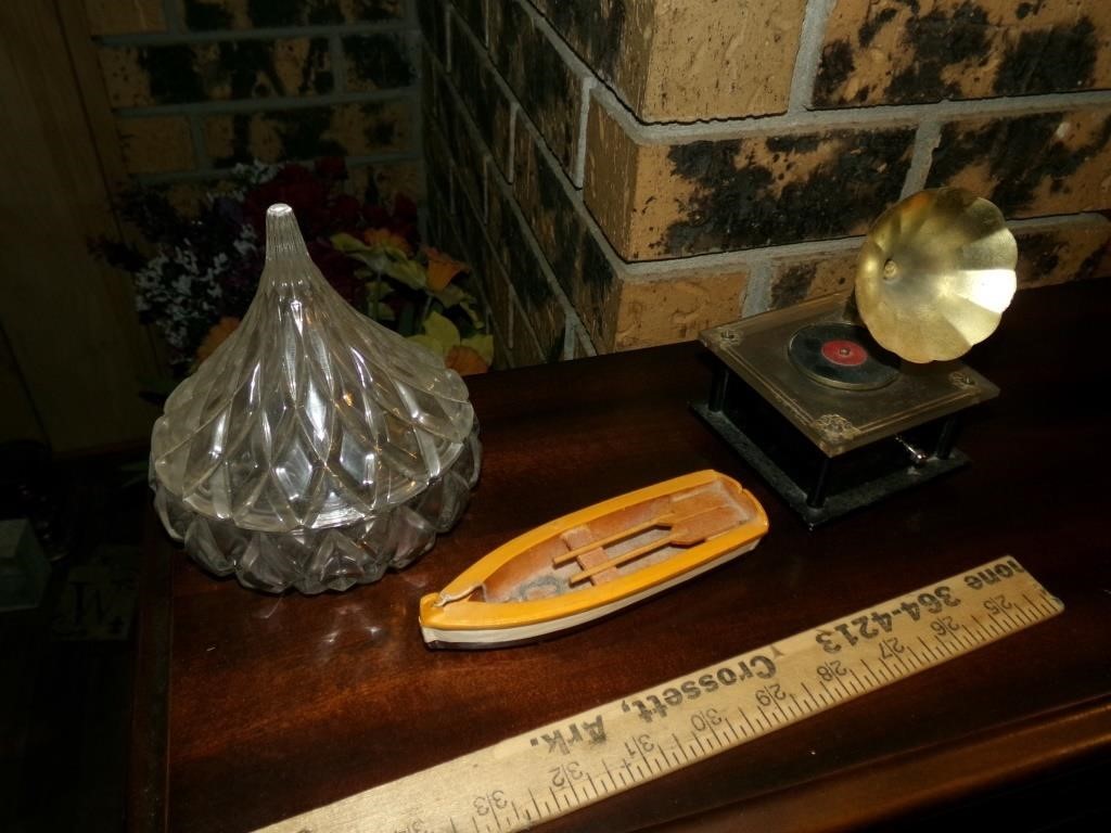 Small Table Decor  (Incl. Boat)