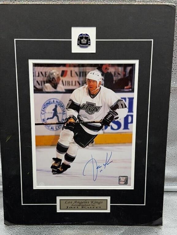 Jari karri 13x17in signed picture