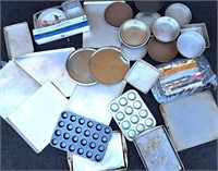 LARGE LOT ASSORTED BAKEWARE PANS COOKIE SHEETS LOT