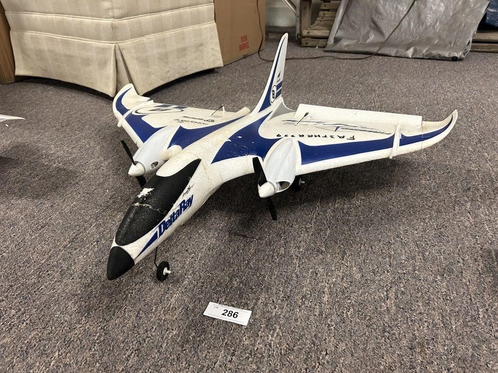 DeltaRay Foam RC Plane