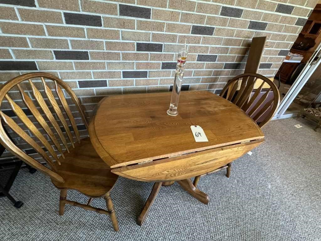 Table w/2 Chairs, Thermometer