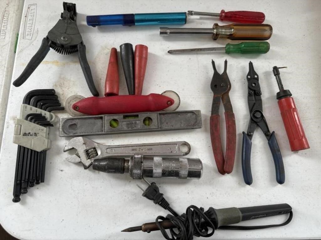 Level, Allen wrenches, miscellaneous