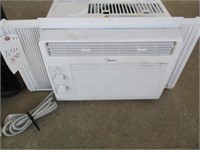 1111) window air conditioner Midea