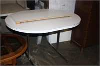 Kitchen Table 47 x 36 x 20H, with 12" Leaf