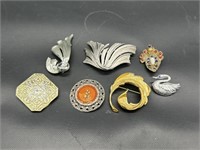 (7) Vintage Jewerly Brooches / Pins