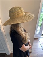 Straw Hat by Apt 19