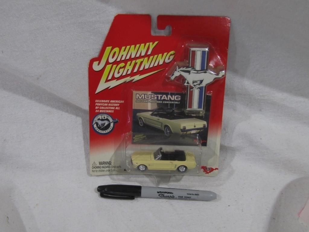 Johnny Lightning Mustang