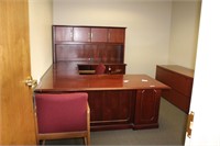 U shaped desk setup (71"x36" x 30" main desk, 50"