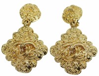 VINTAGE CHANEL GOLD-TONE CC LOGO CLIP-ON EARRINGS