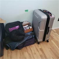 M201 Luggage and travel related