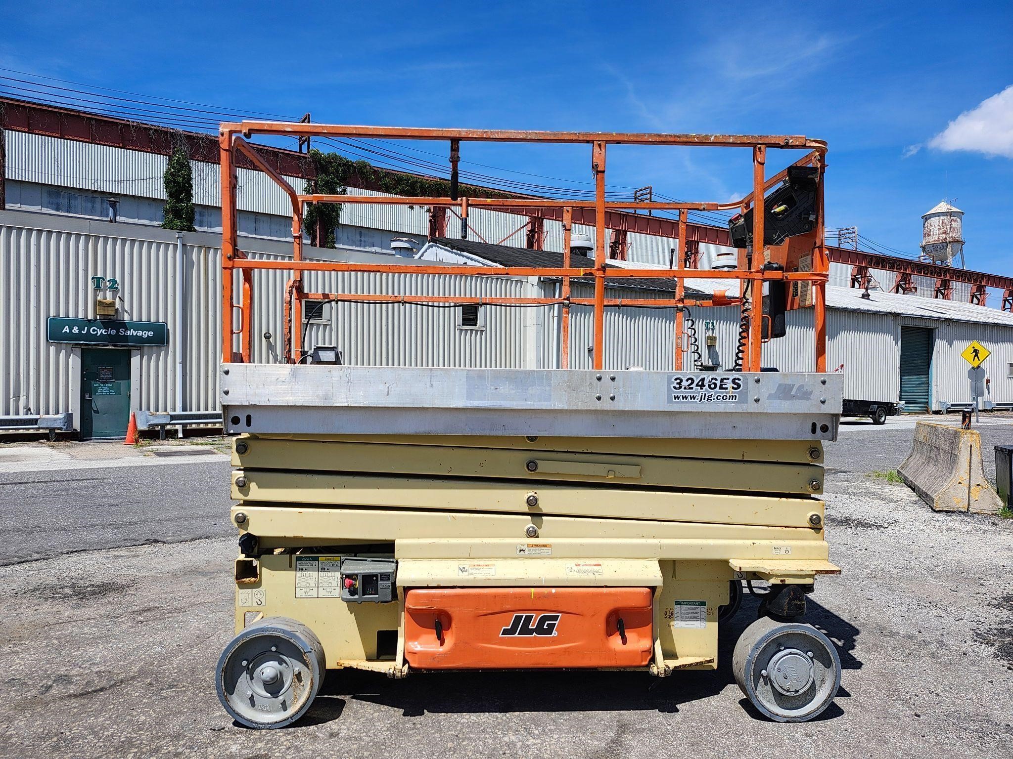 JLG 3246ES 32ft Scissor Lift