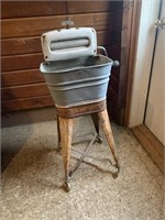 SMALL PRIMITIVE WASH BASIN