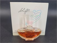 Oscar De La Renta Ruffles Perfume Made in France