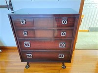 Lovely 4 drawer dresser